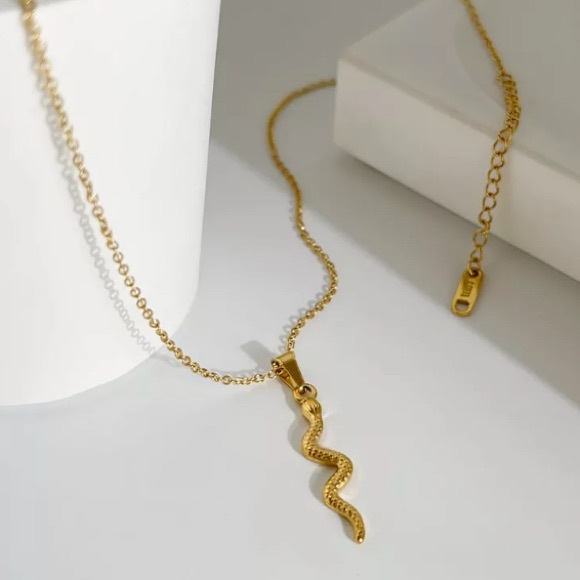 Gold snake necklace - Picture 4 of 5